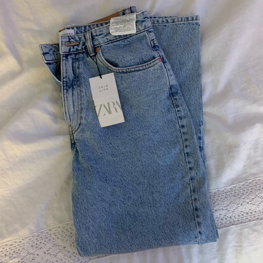 BRAND NEW ZARA JEANS WITH TAGS.